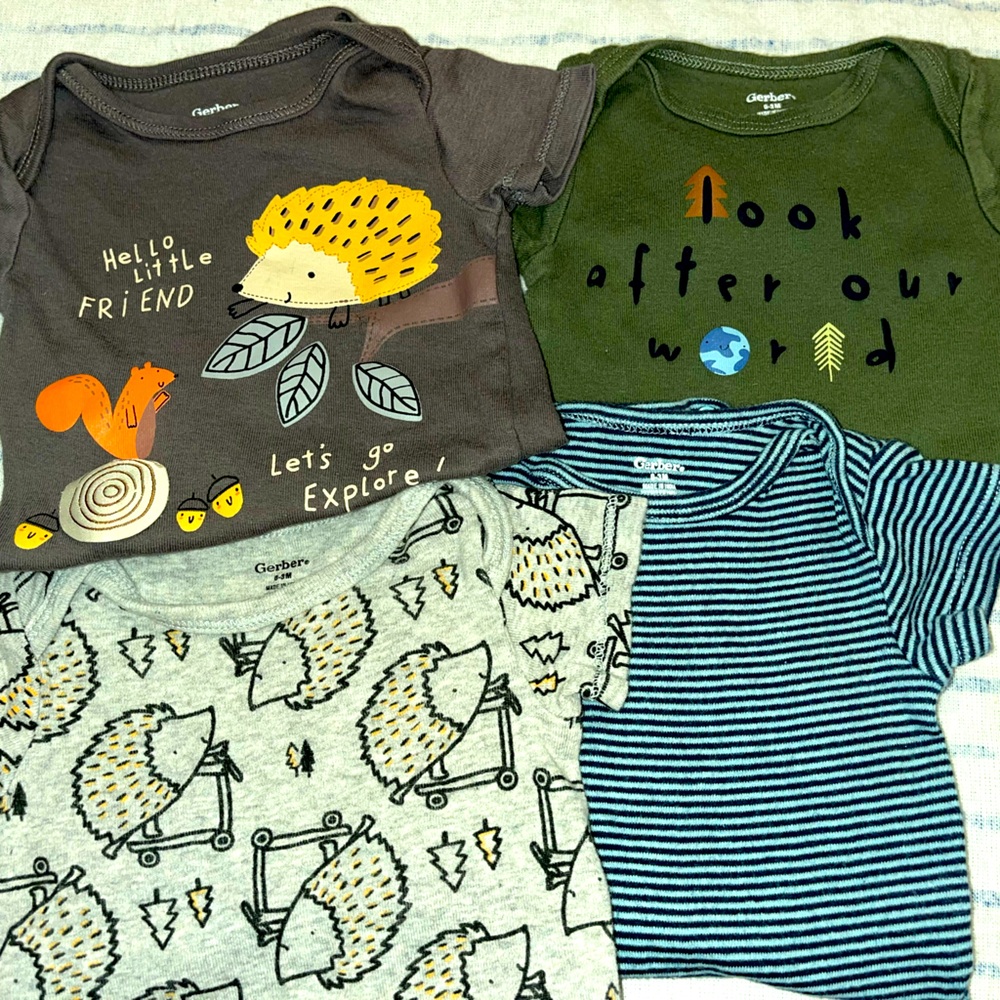 Gerber baby onesies bundle